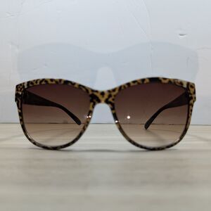 Foster Grant Leopard Print Sunglasses Brown Gradient Lenses Womens